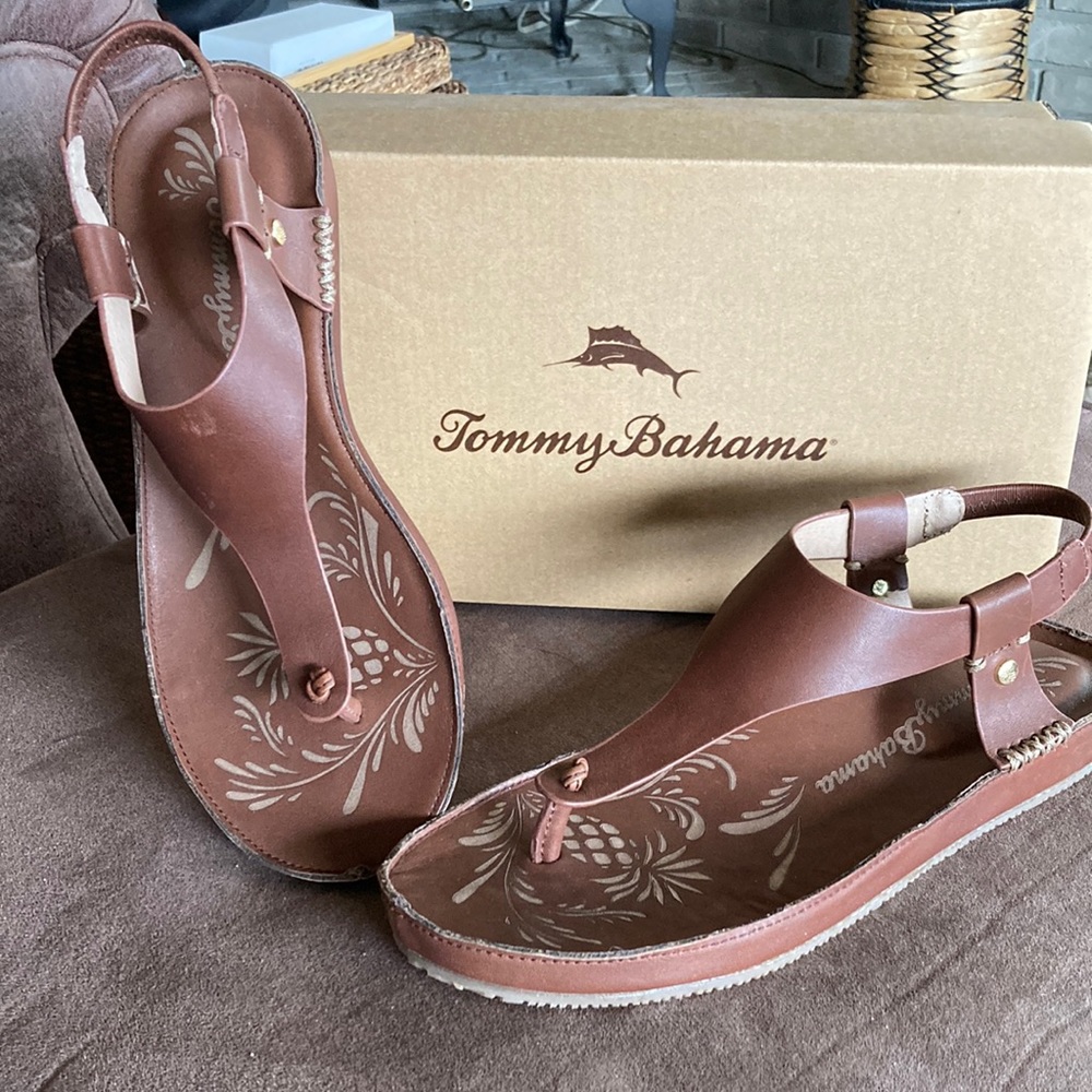 Tommy Bahama Tanna sandal.  Size 8